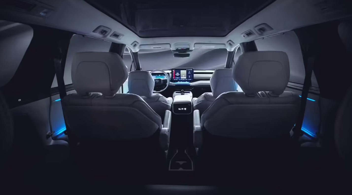 丰田全新三排座SUV内饰曝光 主打豪华科技 2月10日揭晓命名与动力